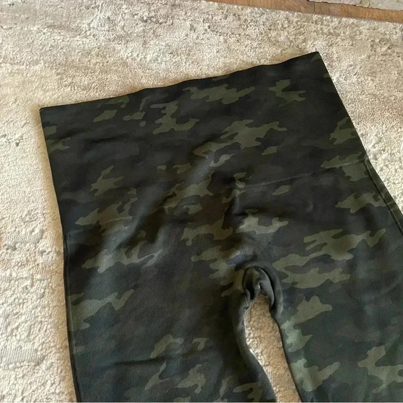 Spanx Look At Me Now Camo Leggings Compression Shaping Pants Camouflage: XL - Picture 9 of 9